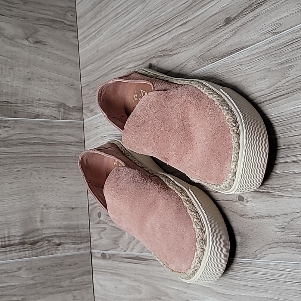 TOMS Shoes Women’s Size 6 Sunset Bloom Slip On Sneakers Pink Suede Comfort